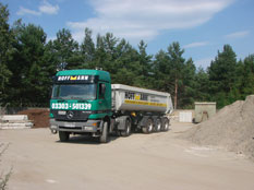 Container und Selbstlader &ndash; Sattelzug-1